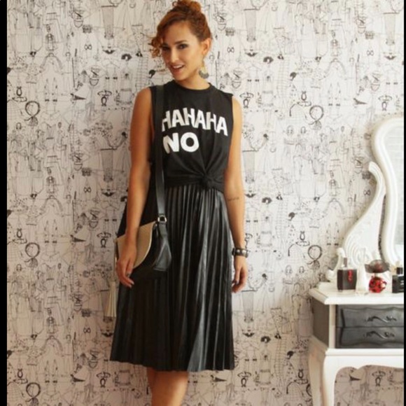 Sanctuary Pleated Silver Skirt - Size: S - Silver - Picture 11 of 15